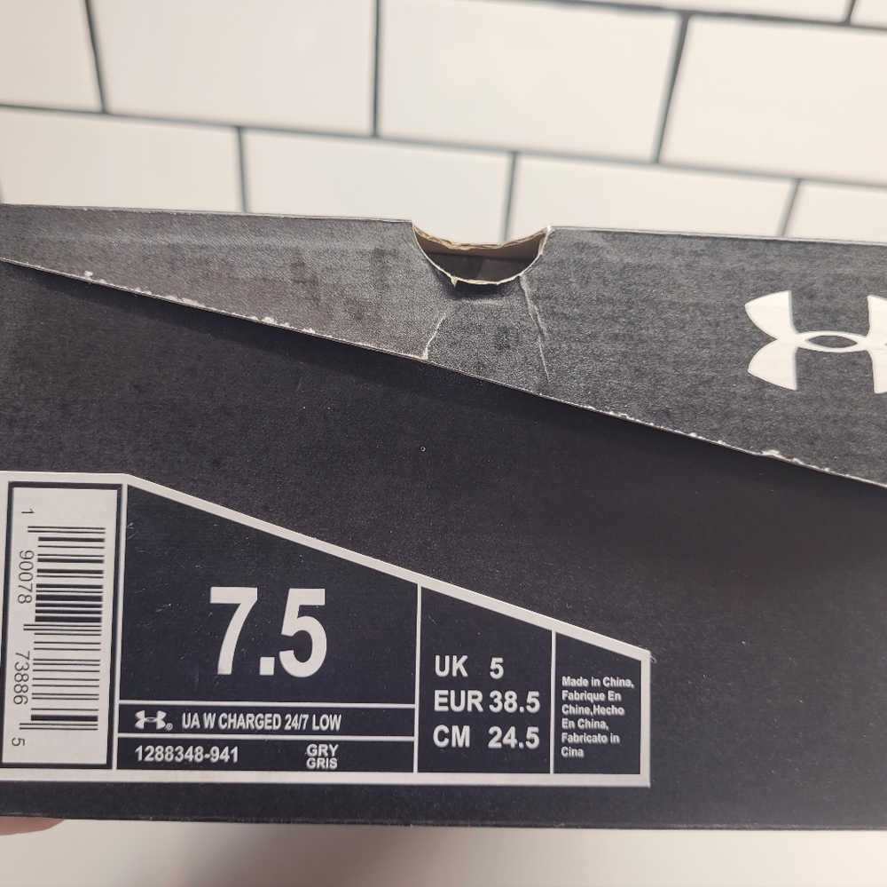 Under Armour Sport Shoes - Picture 6 of 6